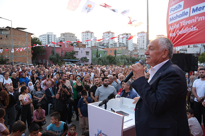 Adana Büyükşehir Belediye Başkanı Zeydan Karalar: Durmadan hizmete devam