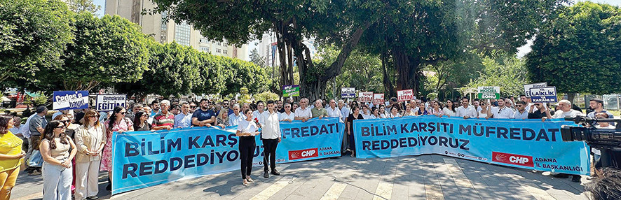 CHP Adana İl Örgütü:  AK Parti iktidarı  eğitimi baltalamıştır