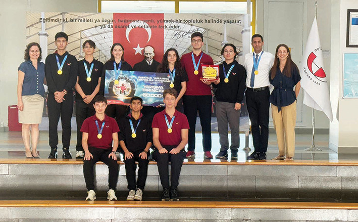 ODTÜ Geliştirme Vakfı Özel Lisesi Öğrencileri TEKNOFEST’te “DİYAPATİK”  ürünle öne çıktılar